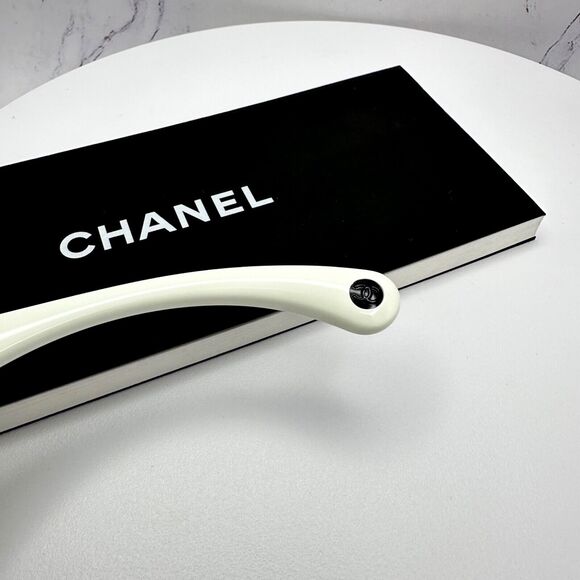 New CHANEL Sunglasses - Picture 11 of 16